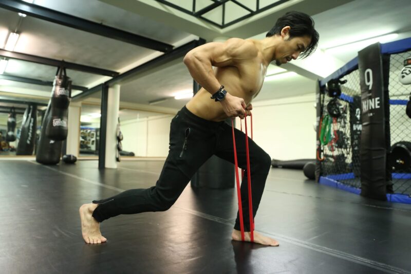 Le plus efficace en musculation, les bandes élastiques ou les haltères ?