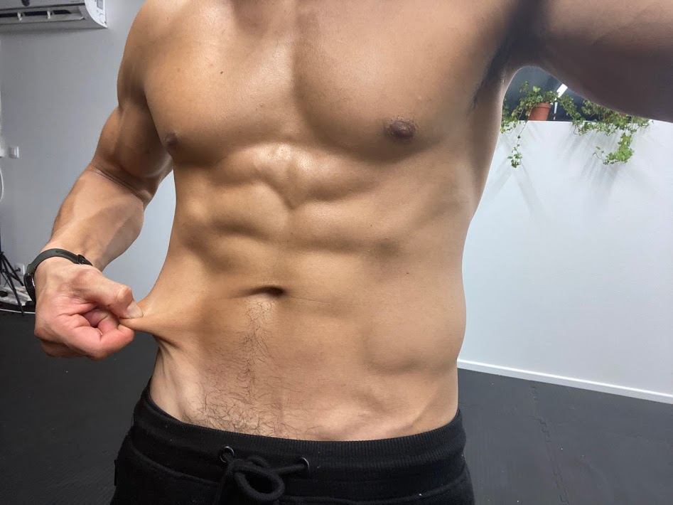 Ma Routine Speciale Pour Eliminer Les Poignees D Amour Alex Levand Coach Sportif Nutrition